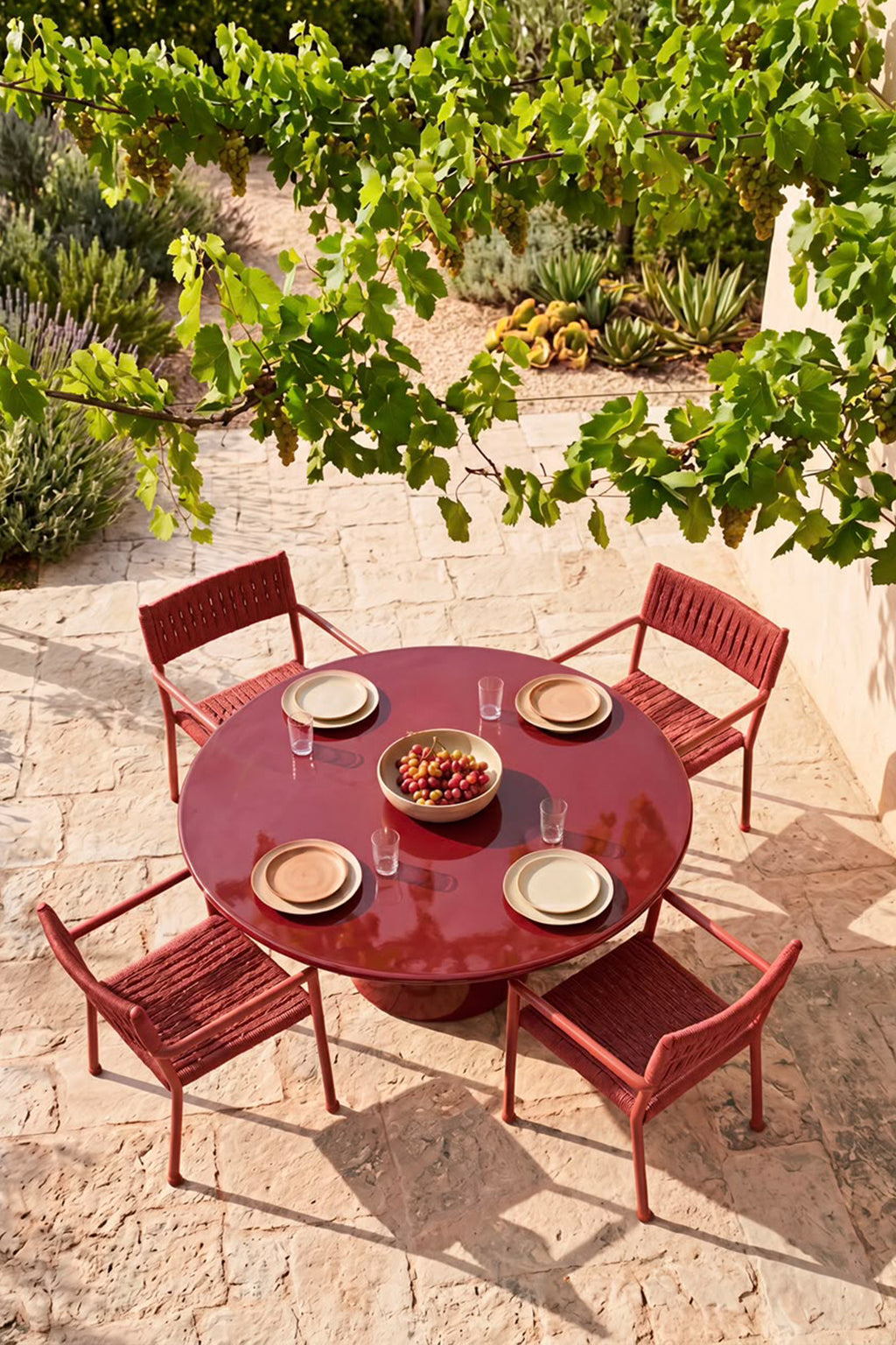 Al fresco dining table